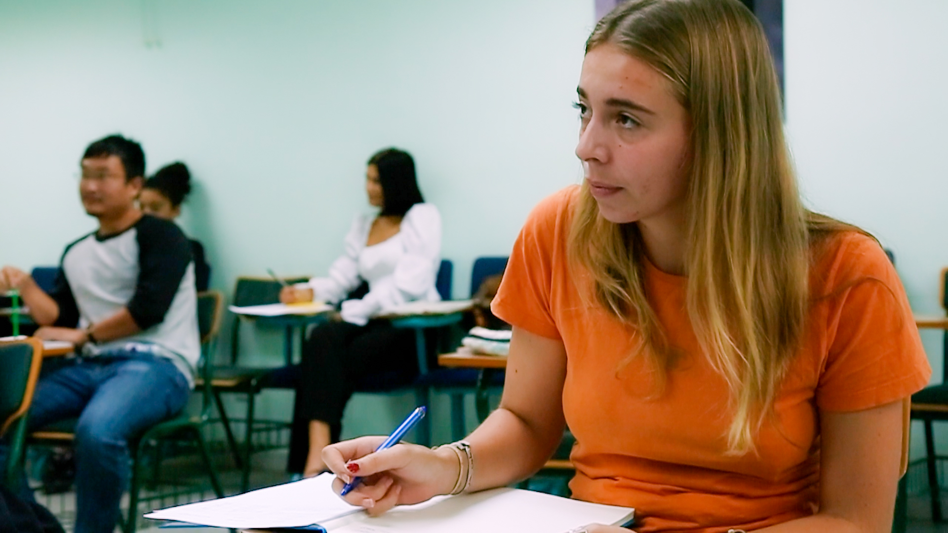 كلية اللغات .00_01_08_18.Still002.jpg